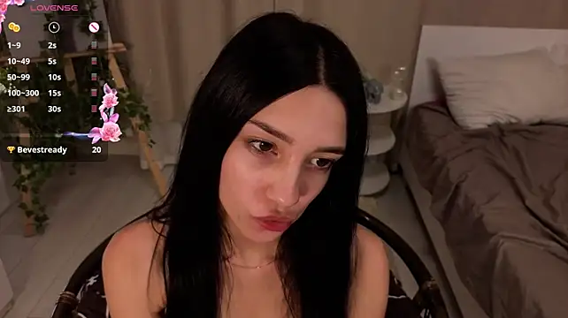 VinaMccroy live cam on StripChat
