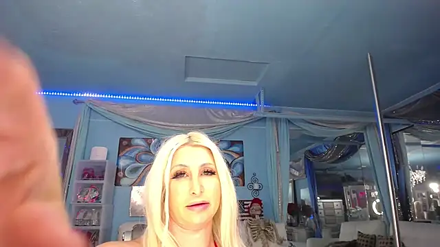 ADRIANNA_FOX