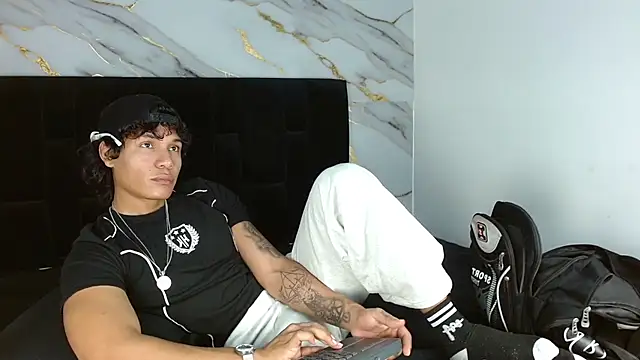 MaximilianRoth live cam