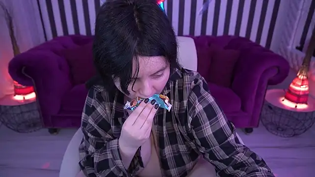 LittleShyy live cam