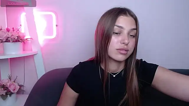 MilanaAngelAs live cam on StripChat