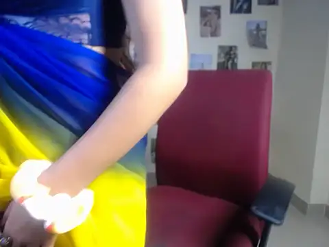 sweety_gaur live cam on StripChat