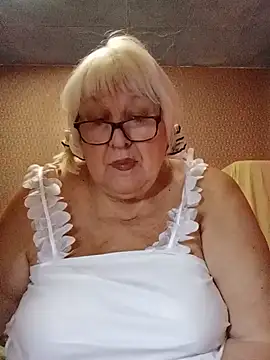 Alexia64231 live cam on StripChat