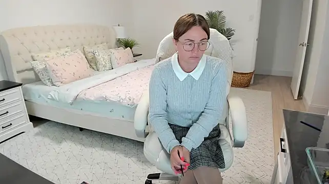 Vika73 live cam