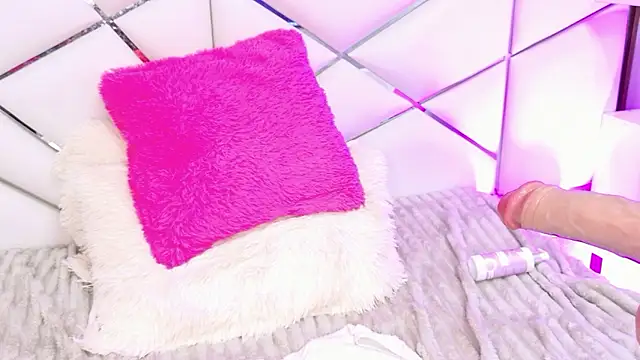Scarlett__Moon live cam on StripChat