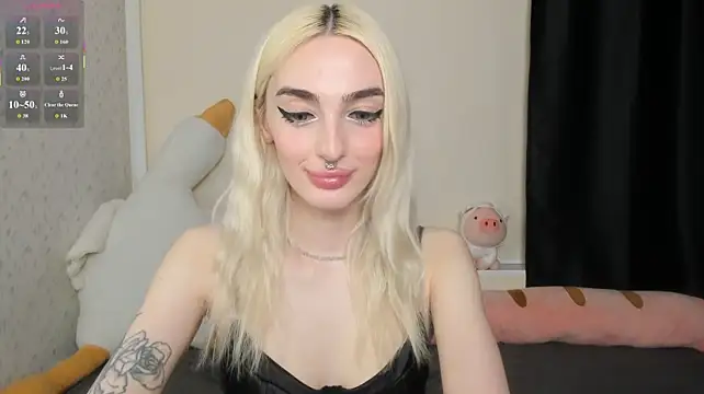 succubantra live cam on StripChat