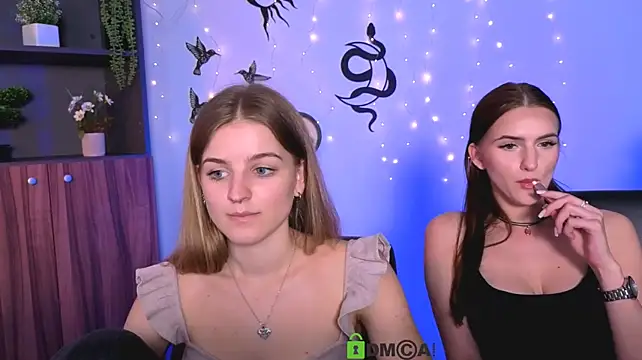 naomi_perl live cam on StripChat