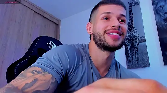 Santos_ramirez1 live cam on StripChat