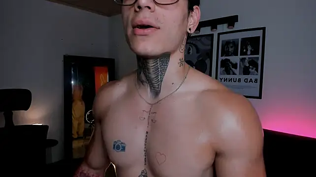 Simon_cortes live cam on StripChat