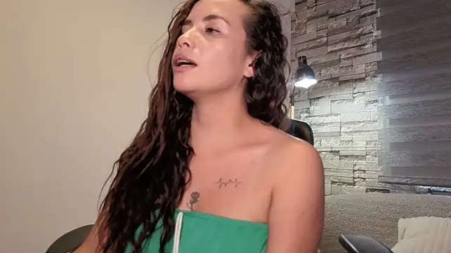 Karol_vg live cam on StripChat