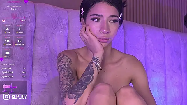 sara_lopee1 live cam on StripChat