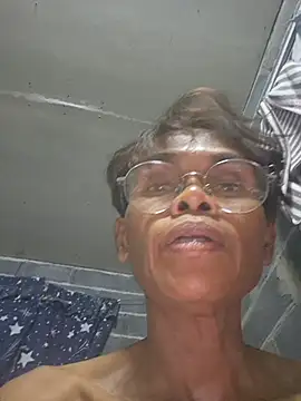 sexynoty69 live cam on StripChat