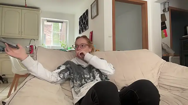 doucemarine (Ask my age) - je me doigte 2min