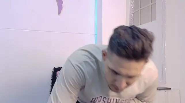 Massimo_11 live cam on StripChat