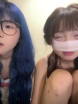 QIQI-QIQI-01 live cam on StripChat