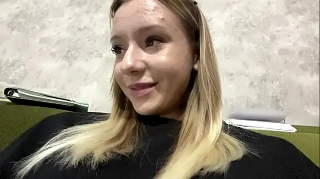 LeomaCrozat live cam on StripChat