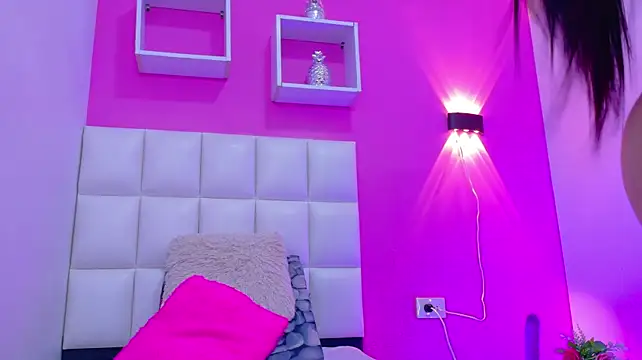 Christy_hot69 live cam on StripChat