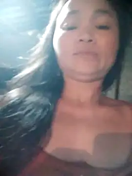 Tieuvy122 live cam on StripChat