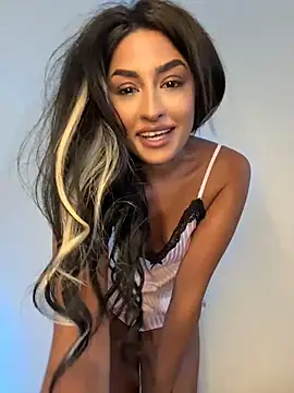 Mia_spicyy live sex cam