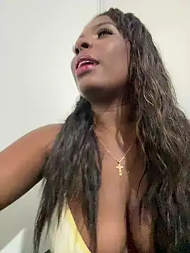 LoveQueen2 live cam on StripChat