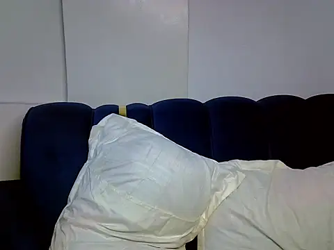 PrettyNoirr live cam on StripChat