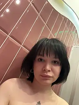 pixel_girl (F young) - nipls need make wet t off top in WC