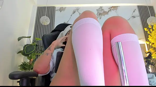ChaeyounngDae live cam on StripChat
