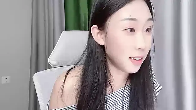 diudiu622 live cam on StripChat