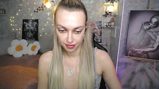 NickyAdamidi live cam on StripChat