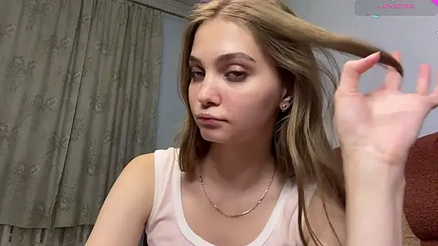 Babysmall_girl live cam on StripChat