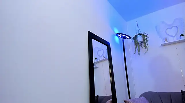 Mia_lucchi live cam on StripChat