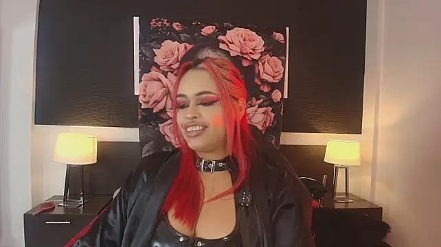 EvaaFoxxy1 live cam on StripChat