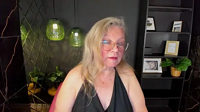 NataliMellow live cam on StripChat