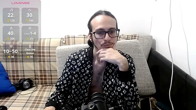 cholitohermoso live cam on StripChat