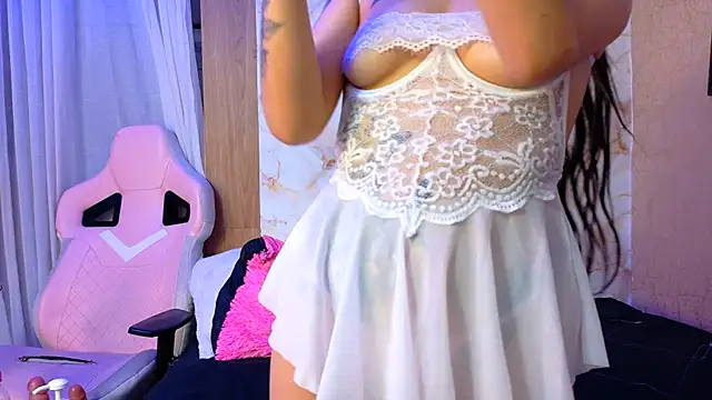 Yliria_Samy live cam on StripChat