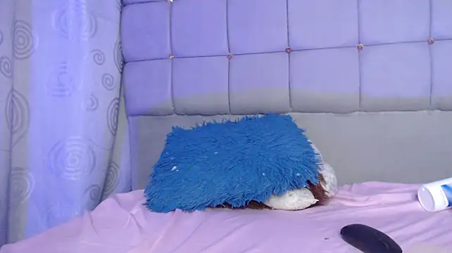 charlotte_brawn live cam on StripChat
