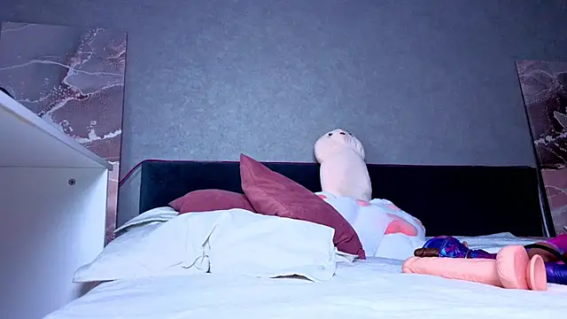 LilyIrons live cam