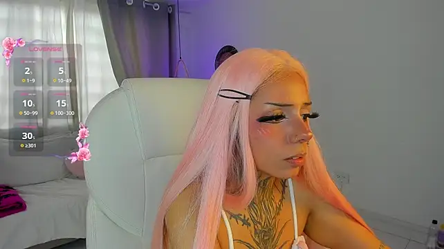 KoraRousee live cam on StripChat