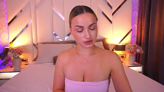 LindsieGreyy live cam on StripChat
