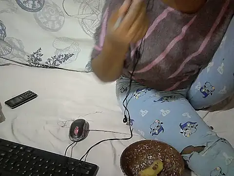 bigclit20255 live cam on StripChat
