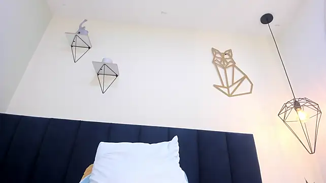 mayaevansmg live cam on StripChat