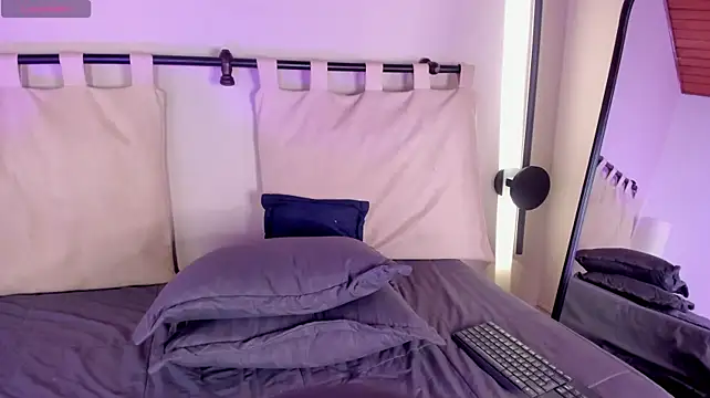 Valee_miller live cam on StripChat