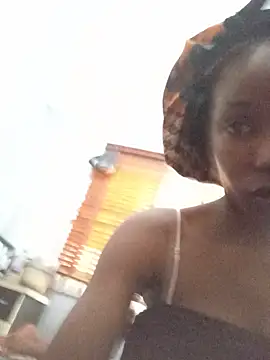 Amedugladysomaye live cam on StripChat