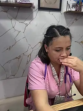 Melany-1 live cam on StripChat