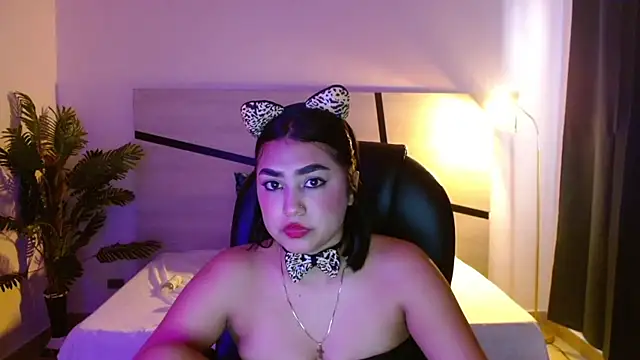 isabela_hills live cam on StripChat