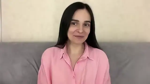 Deliyah live cam on StripChat