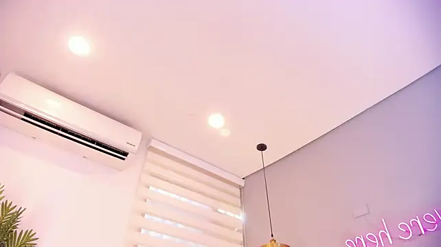 cherry_monroe live cam on StripChat