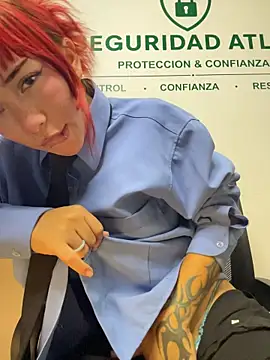 Zakura_66 live cam on StripChat
