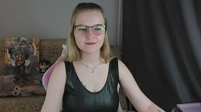 MissBrightShine live cam on StripChat