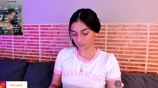 lilith_petit_ live cam on StripChat
